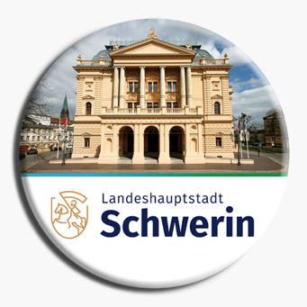 Mecklenburgisches Staatstheater - Ein prachtvoller Theaterbau aus dem 19. Jahrhundert. Mit seiner klassizistischen Fassade und einem vielseitigen Spielplan gehört es zu den wichtigsten kulturellen Einrichtungen Schwerins. Bild: SMG, Silke Winkler