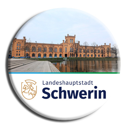 Arsenal - Das Arsenal ist ein monumentales Verwaltungsgebäude aus dem 19. Jahrhundert und eines der bedeutendsten Bauwerke der Neorenaissance in Schwerin.