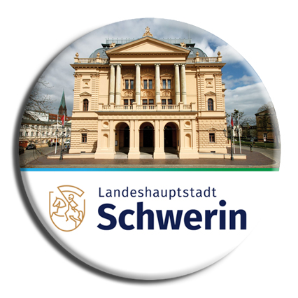 Mecklenburgisches Staatstheater - Ein prachtvoller Theaterbau aus dem 19. Jahrhundert. Mit seiner klassizistischen Fassade und einem vielseitigen Spielplan gehört es zu den wichtigsten kulturellen Einrichtungen Schwerins. Bild: SMG, Silke Winkler
