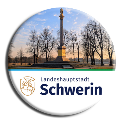Siegessäule - Die Siegessäule erinnert an die deutschen Einigungskriege. Das Denkmal mit der vergoldeten Siegesgöttin zählt zu den markanten historischen Monumenten Schwerins.