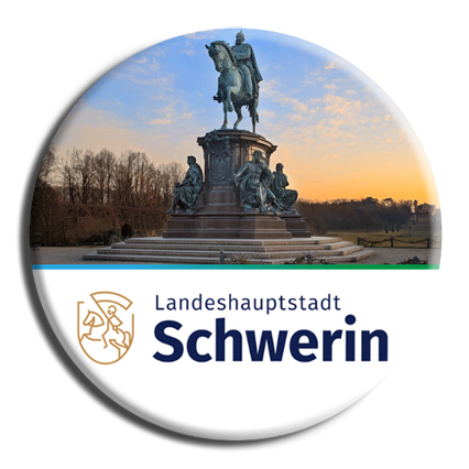 Friedrich Franz II - Das Reiterdenkmal erinnert an Großherzog Friedrich Franz II. von Mecklenburg-Schwerin und wurde Ende des 19. Jahrhunderts errichtet.